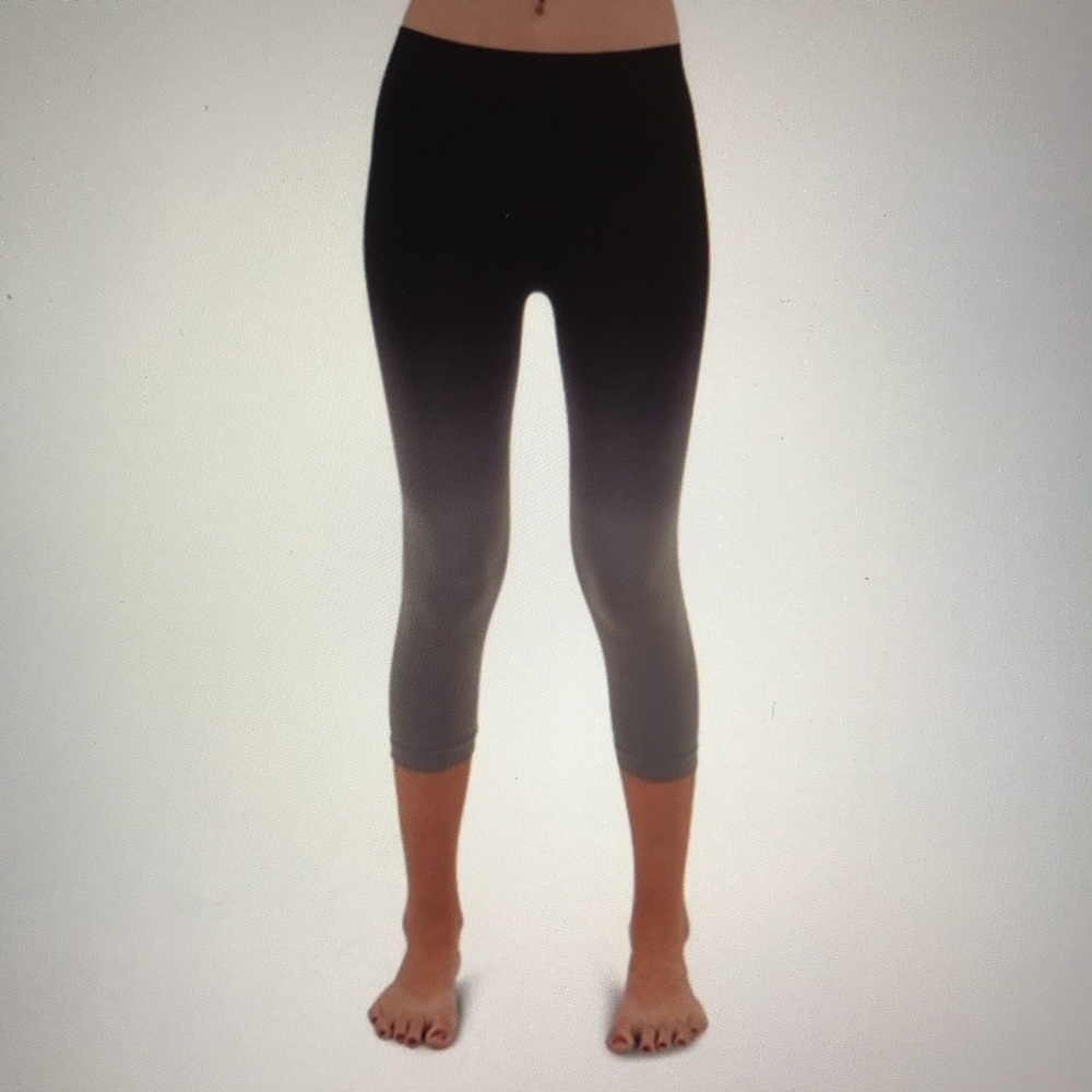 Zaney Threads Crop Leggings NWT